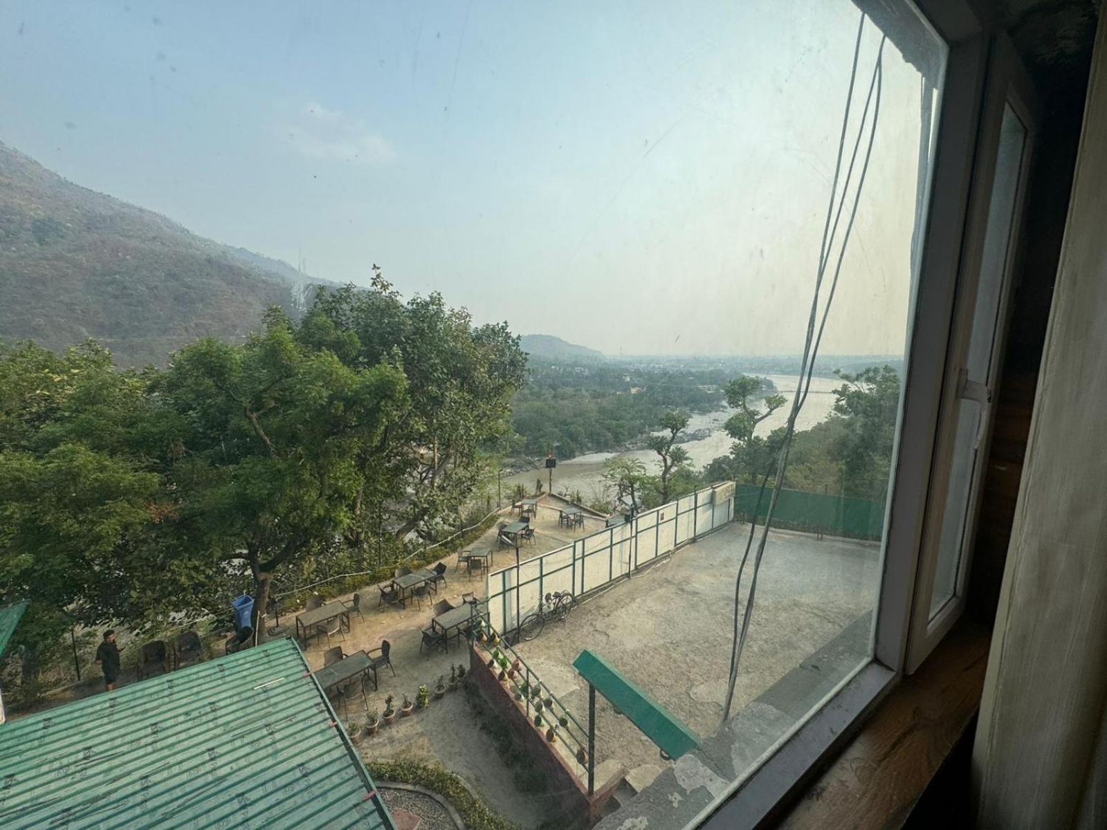 Hotel Dev Ganga Rishīkesh Exterior foto